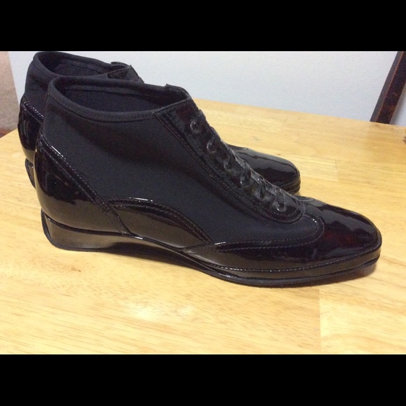 Amalfi by Rangoni patent leather bootie NWOT - Picture 2 of 6